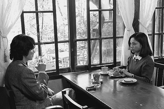 星と月は天の穴