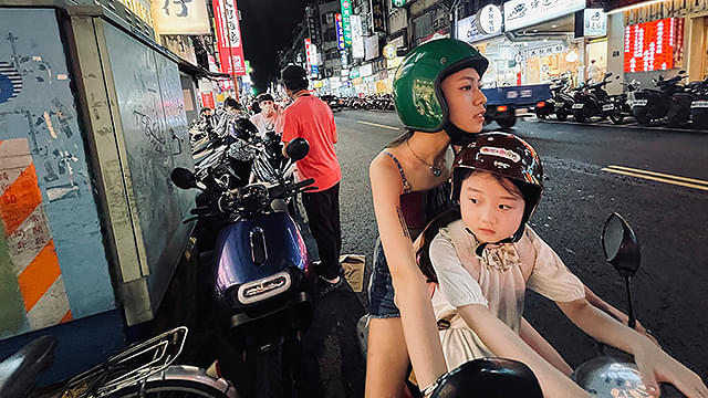 左利きの少女