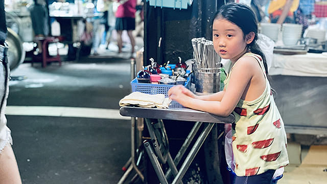 左利きの少女